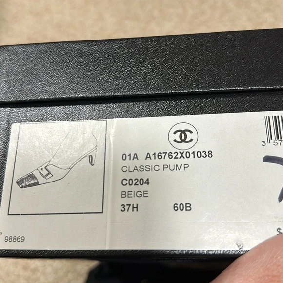 Classic Chanel Slides 37.5 - Picture 4 of 4